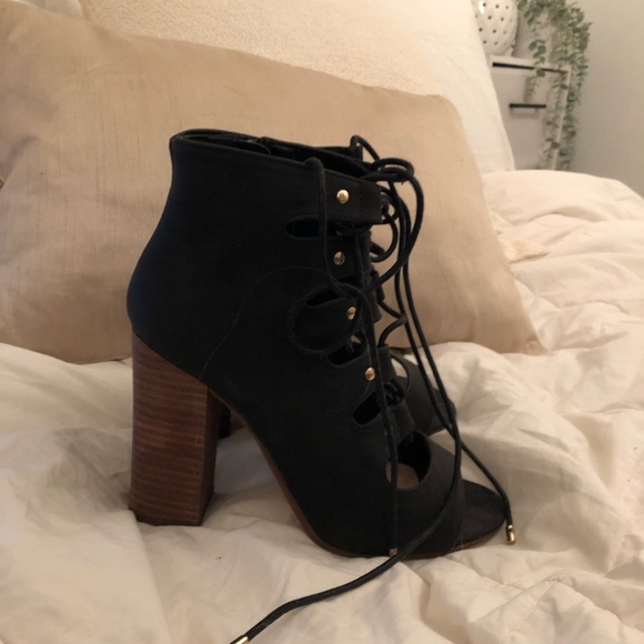 ALDO black laced heels - Picture 2 of 2